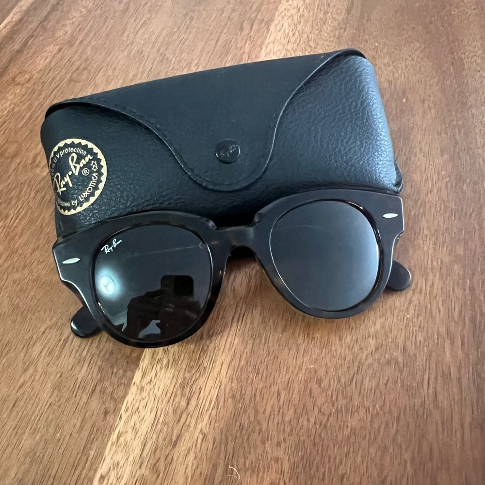 RayBan Roundabout Sunglasses